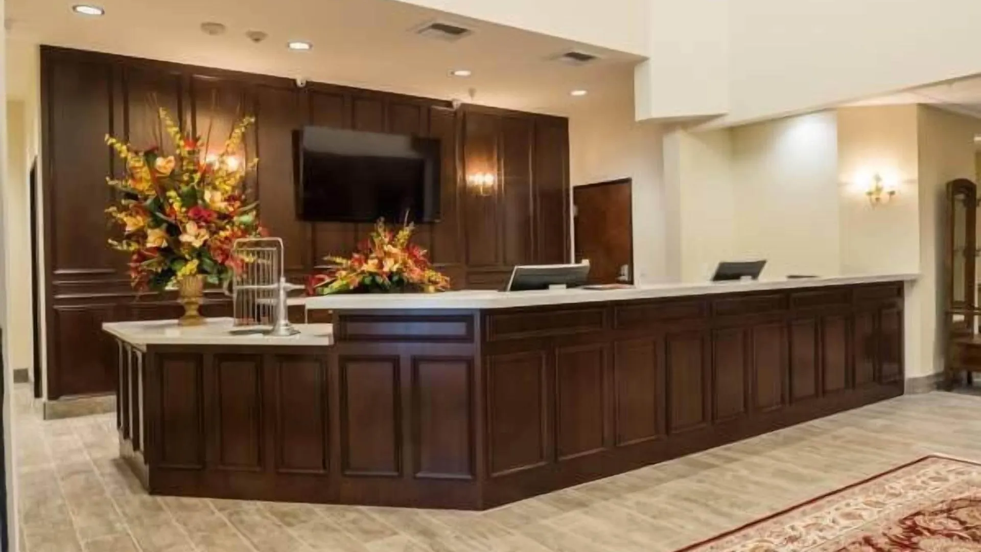 Staying Near Sunset Park: 4 Business Hotels Compared