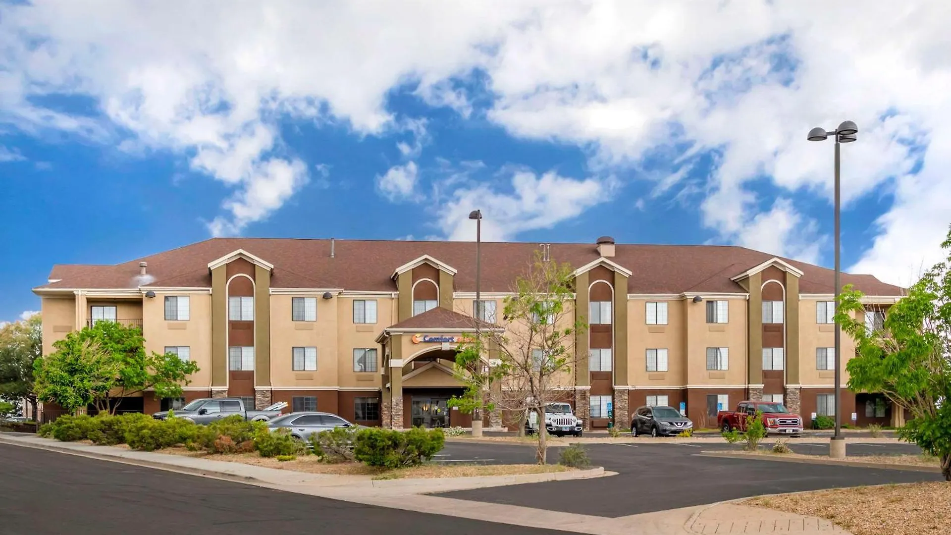 12 Top-Rated 4-Star Hotels In Colorado To Book Now