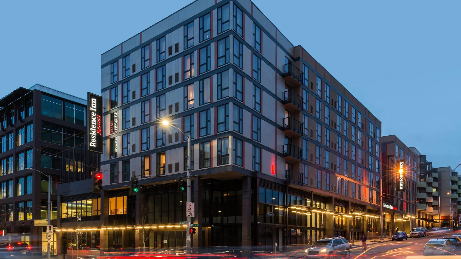 Where to Stay Near Fremont Troll: 9 Seattle Hotels Compared