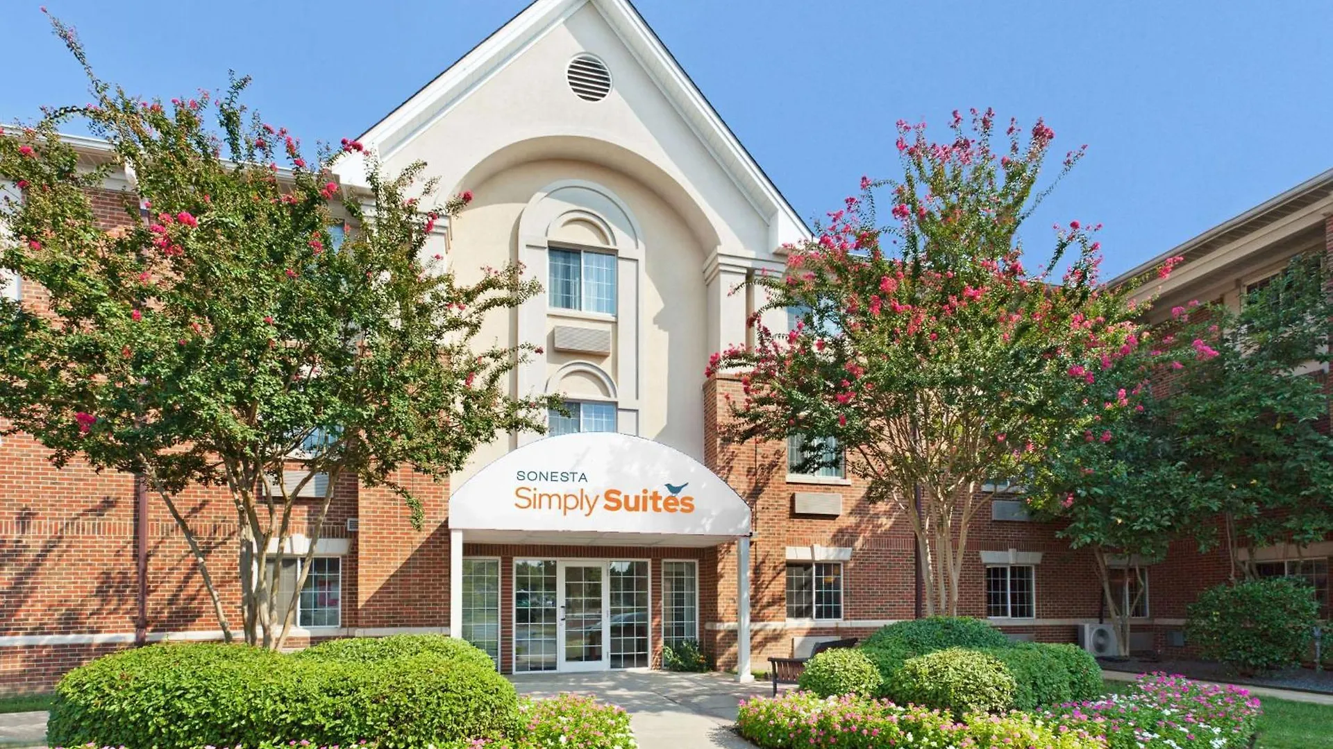 4 Smart Family-Friendly Hotels Near Midwood Park Worth Booking