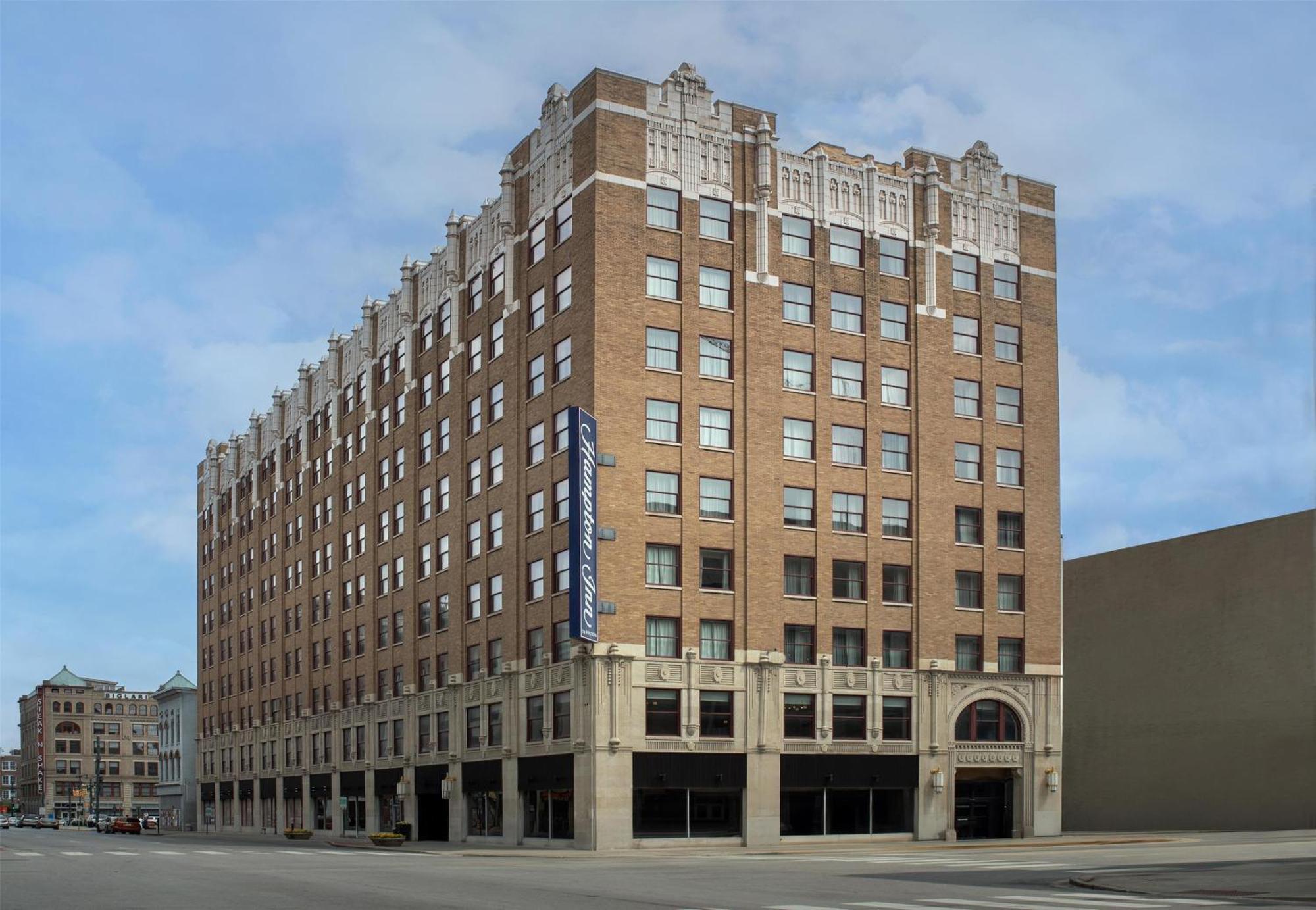 11 Best Central Hotels in Downtown Indianapolis