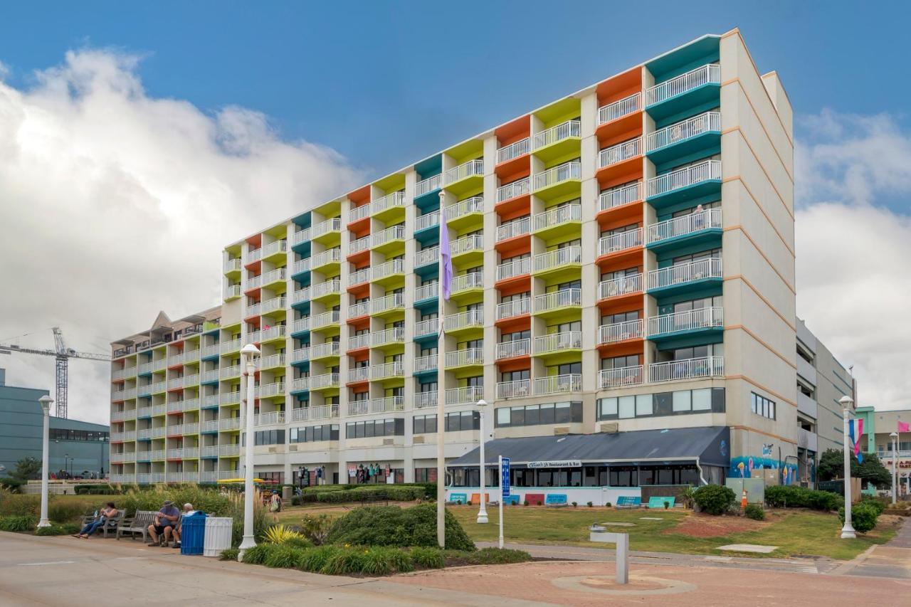 Staying On The Boardwalk: 5 Romantic Virginia Beach Hotels Compared