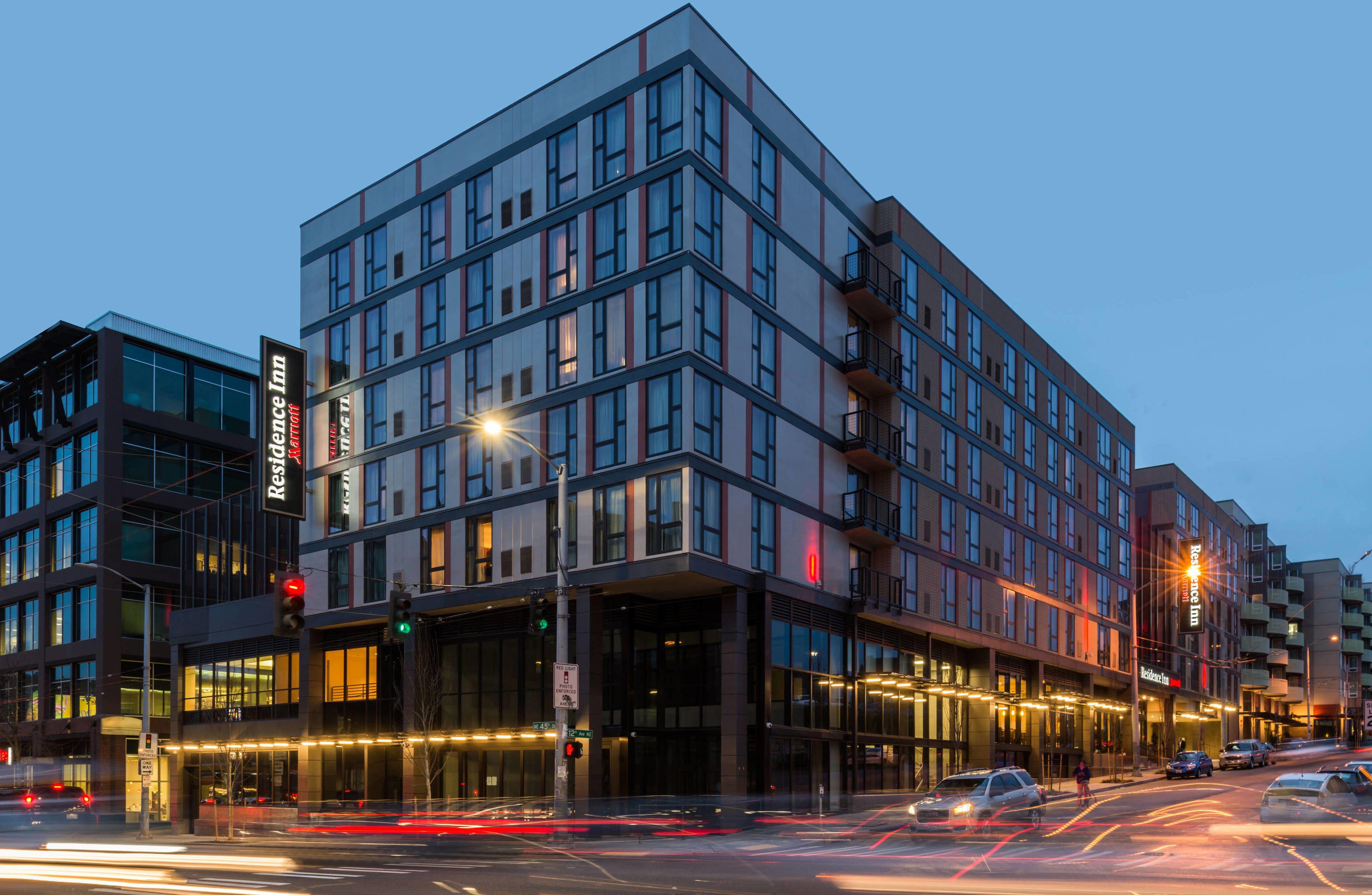 Where to Stay Near Fremont Troll: 9 Seattle Hotels Compared