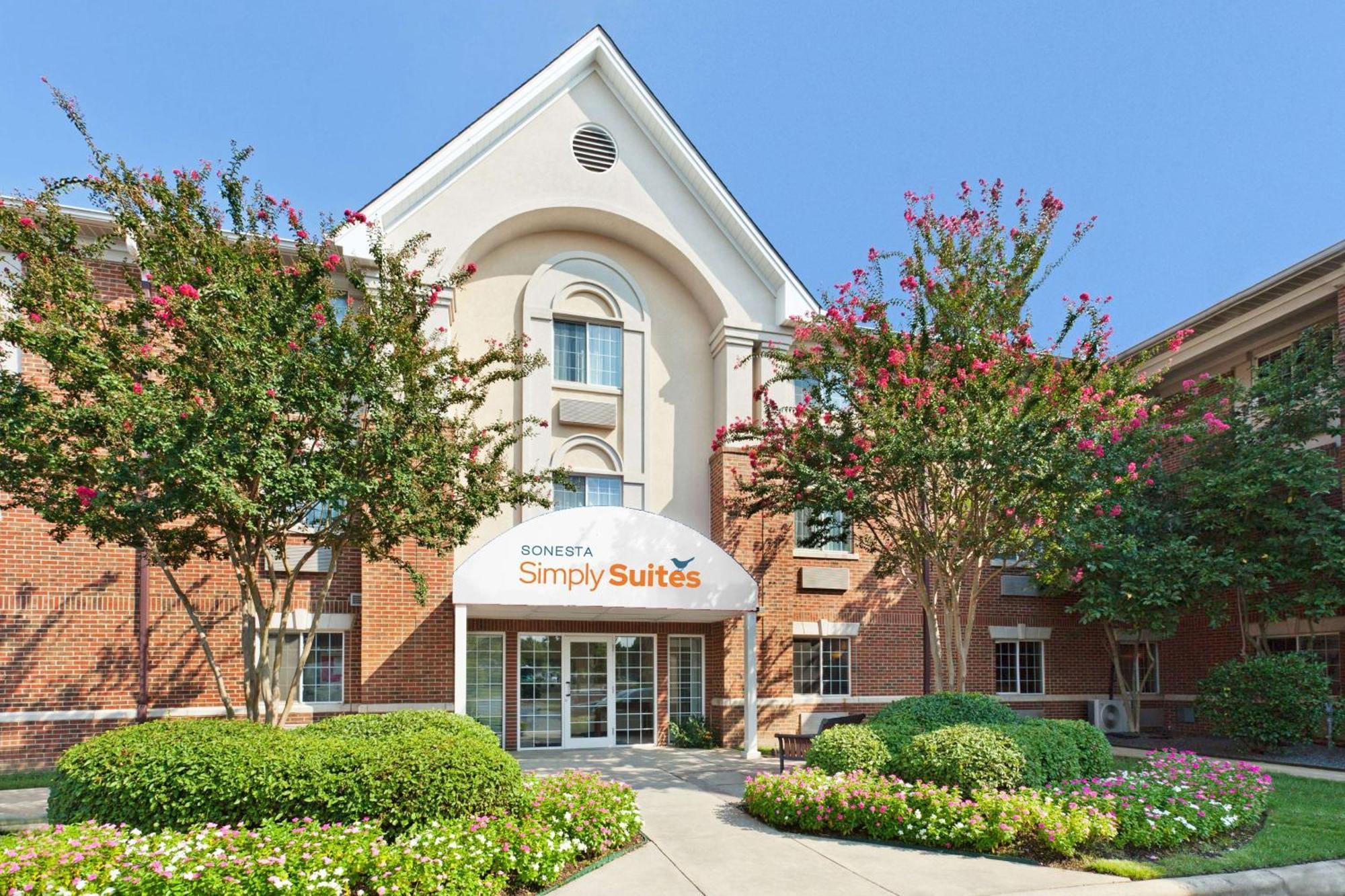 4 Smart Family-Friendly Hotels Near Midwood Park Worth Booking