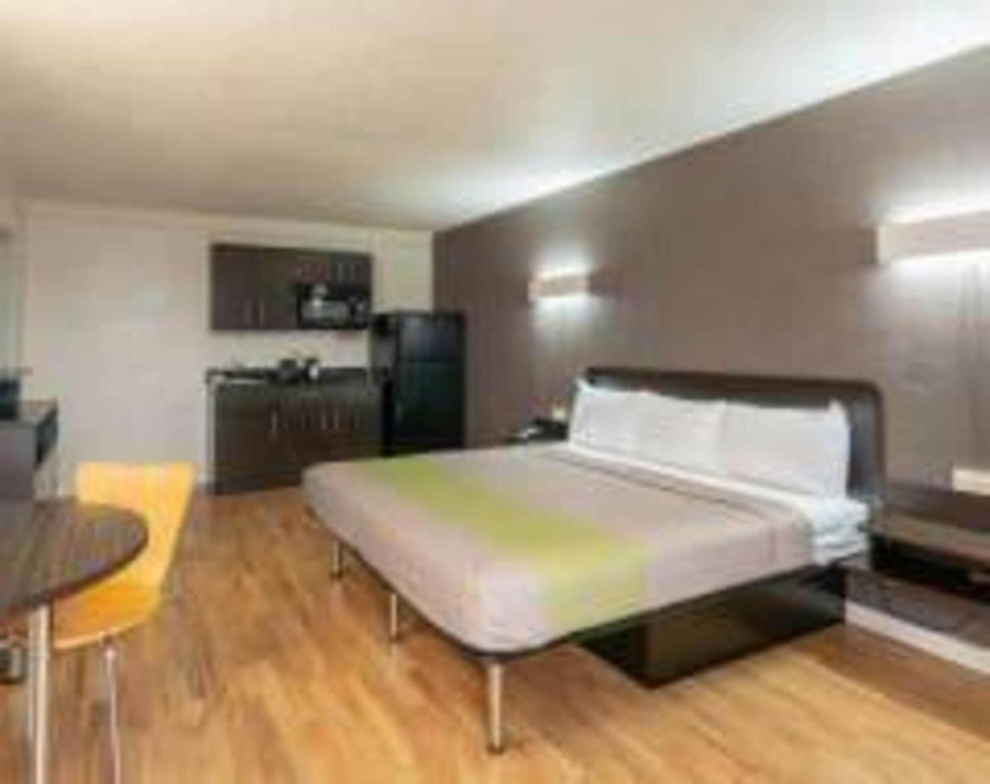 Staying Near Fort Worth Museum of Science: 7 Design Hotels Compared